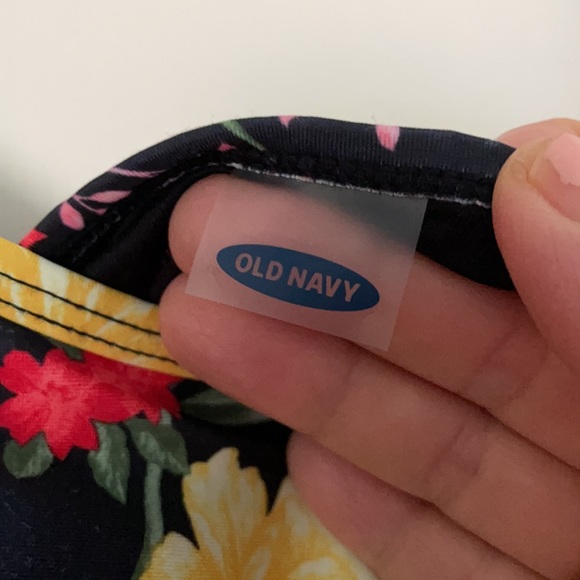 Old Navy Cut-Out One-Piece Swimsuit for Girls - Picture 3 of 3